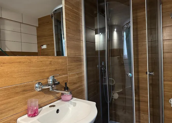 Drewniany Zakatek - Z Sauna I Balia וילה